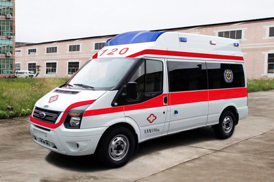 寶龍牌TBL5043XJH救護(hù)車(chē) 生命通道上的移動(dòng)堡壘